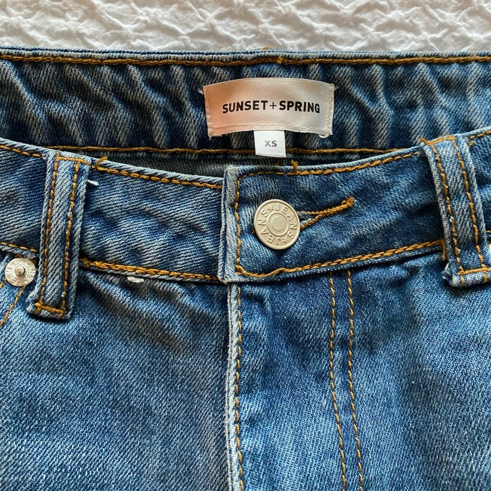 Sunset & Spring Distressed Jeans - Picture 6 of 8